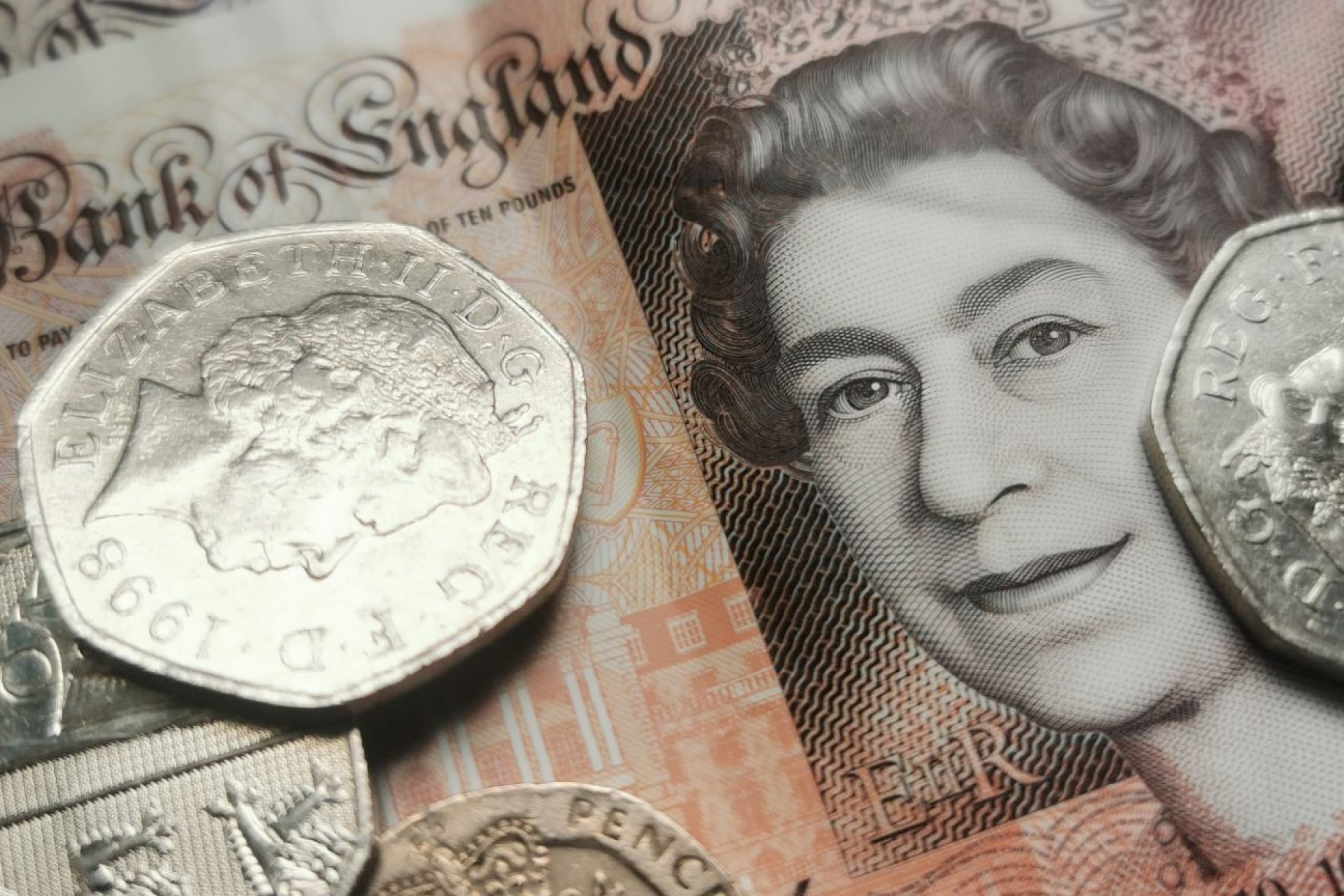 UK Inflation Eases To Boost Chances Of December Rate Cut 